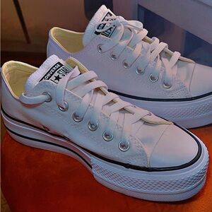 WHITE CANVAS LOW TOP PLATFORM CONVERSE TENNIS SHOES
